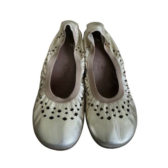 Taos Gold Ballet Flats Size 6.5 - Picture 1 of 6